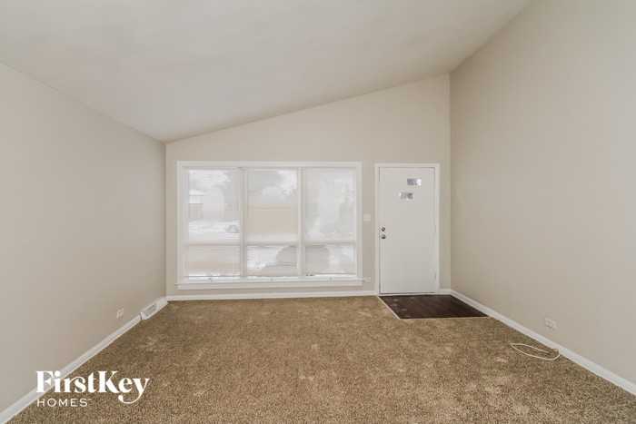 113 N School St - Photo 3 of 15