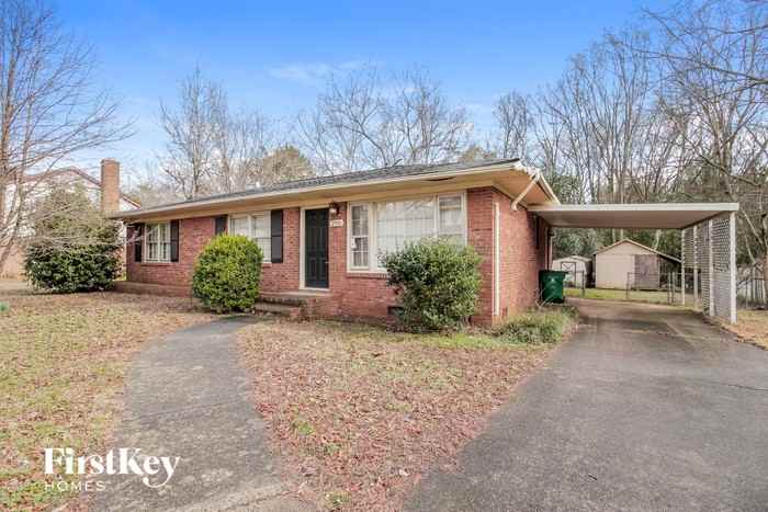 2916 Scarlet Cir - Photo 2 of 16