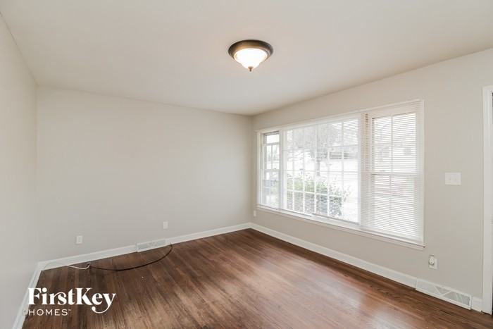 2916 Scarlet Cir - Photo 3 of 16