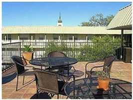 featured image of 910 Duncan Ln #20