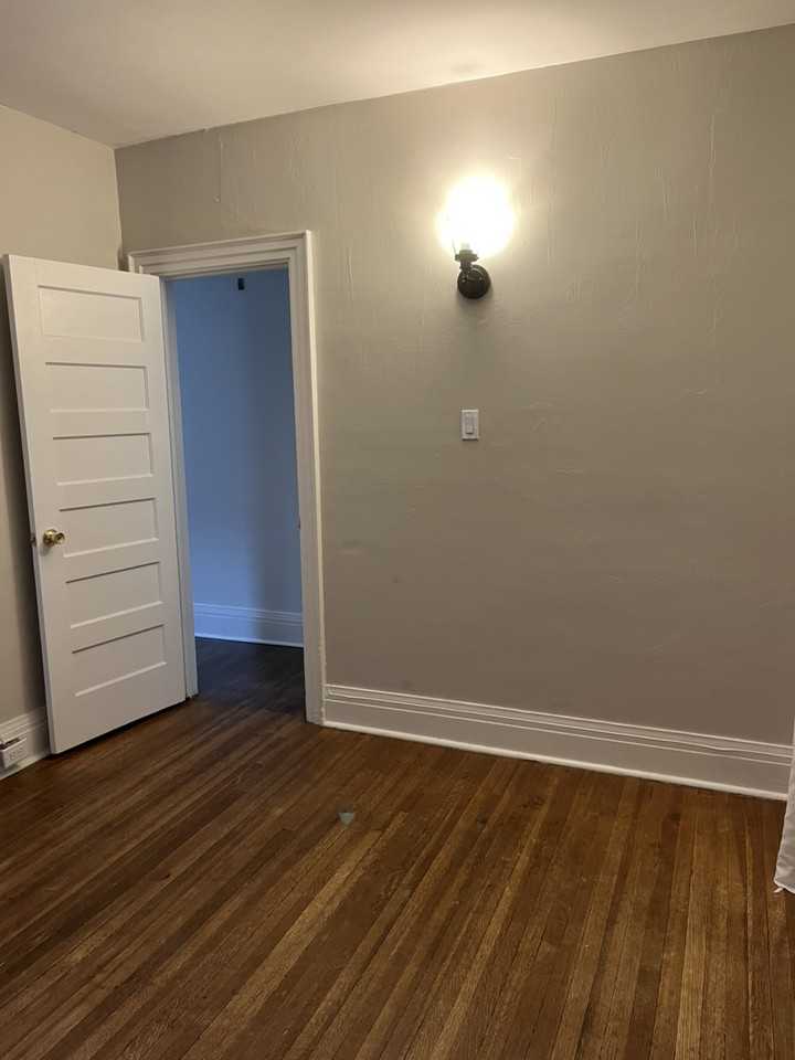 101 Roncesvalles Ave - Photo 4 of 17