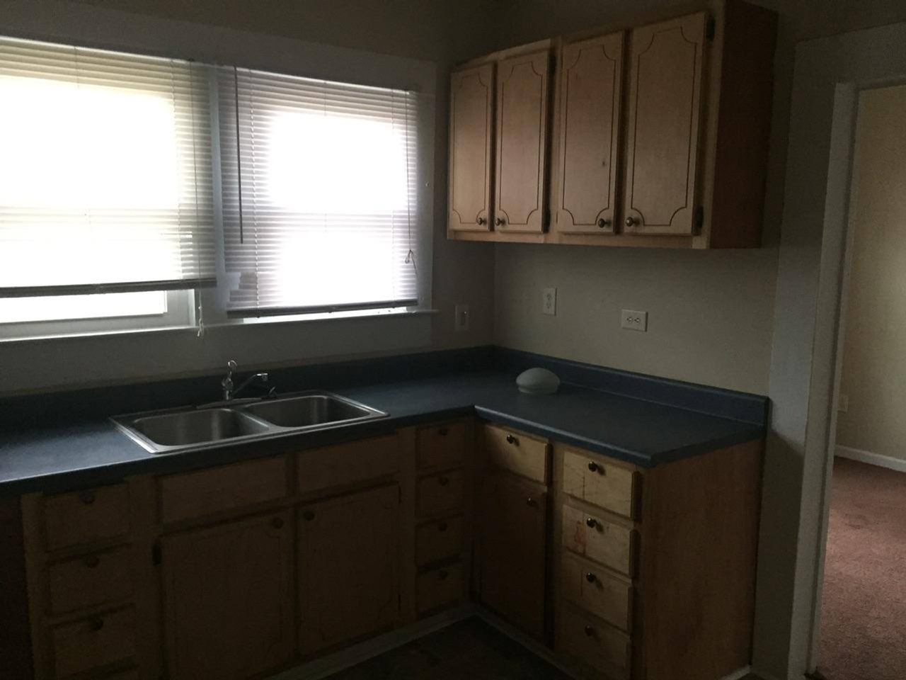 213 Ewing Ave - Photo 3 of 4