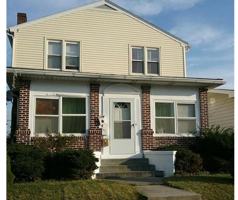 featured image of 1701 E Greenleaf St