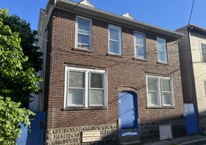 220 Pine St - Photo 1 of 1