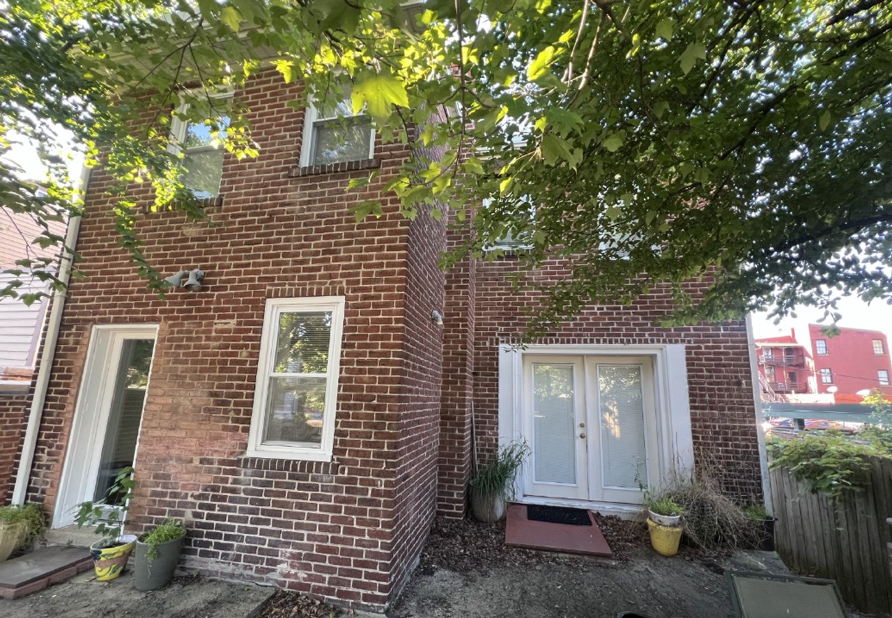 220 Pine St - Photo 2 of 17