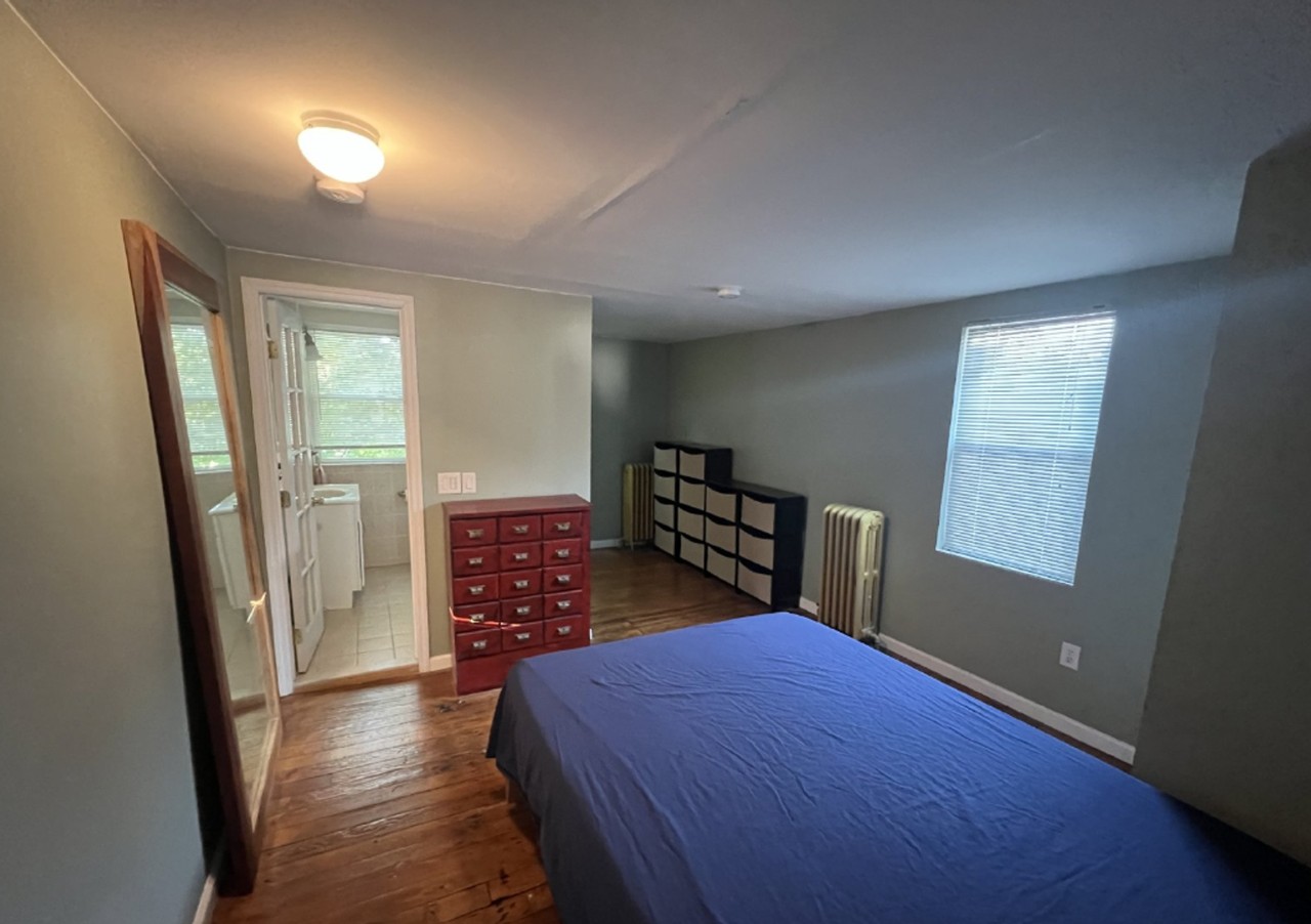220 Pine St - Photo 5 of 17