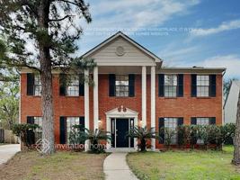 featured image of 16206 Elm Point Ct