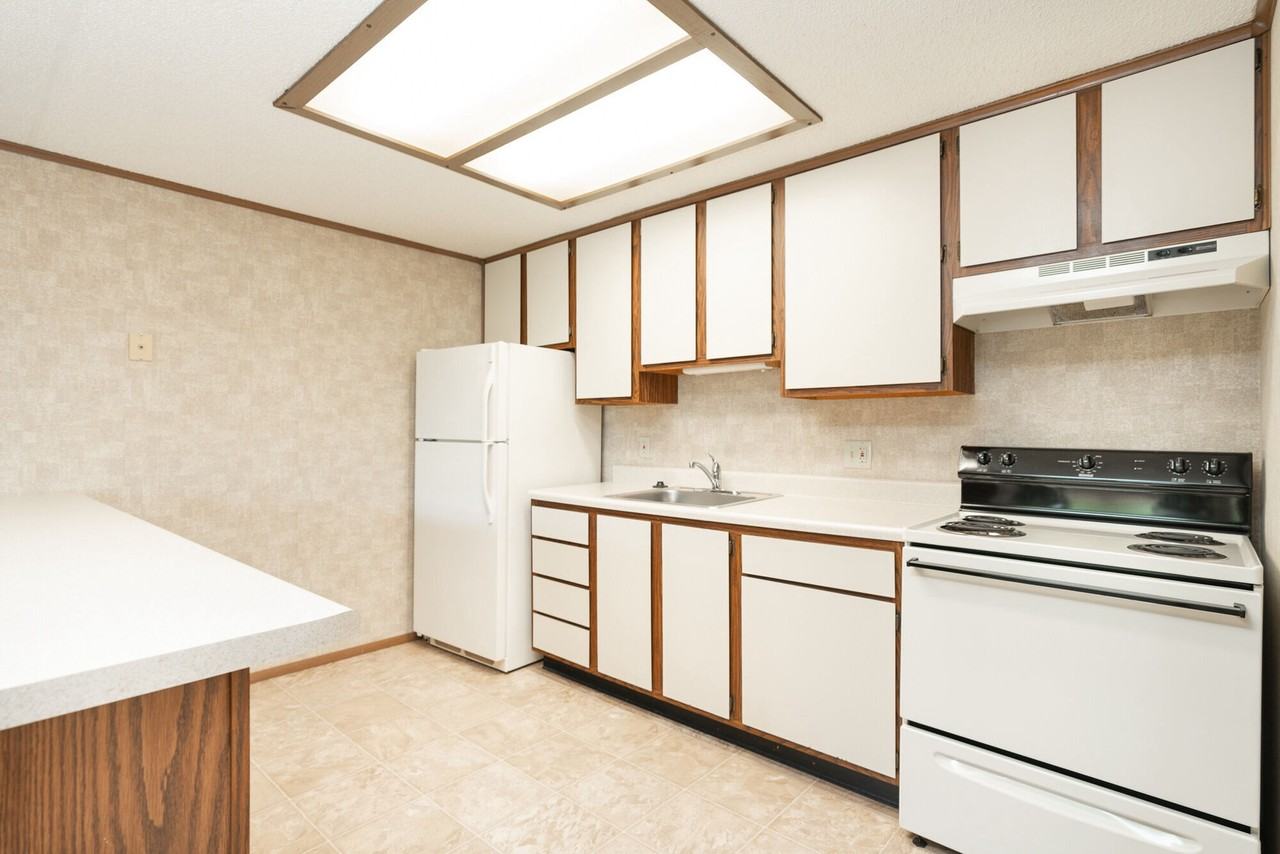 Bouldercrest - Photo 2 of 9