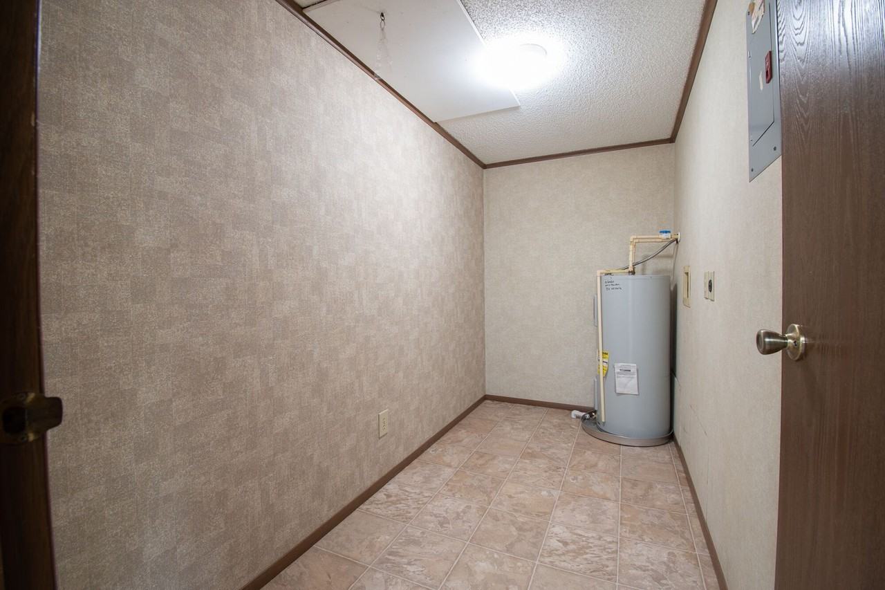 Bouldercrest - Photo 3 of 9