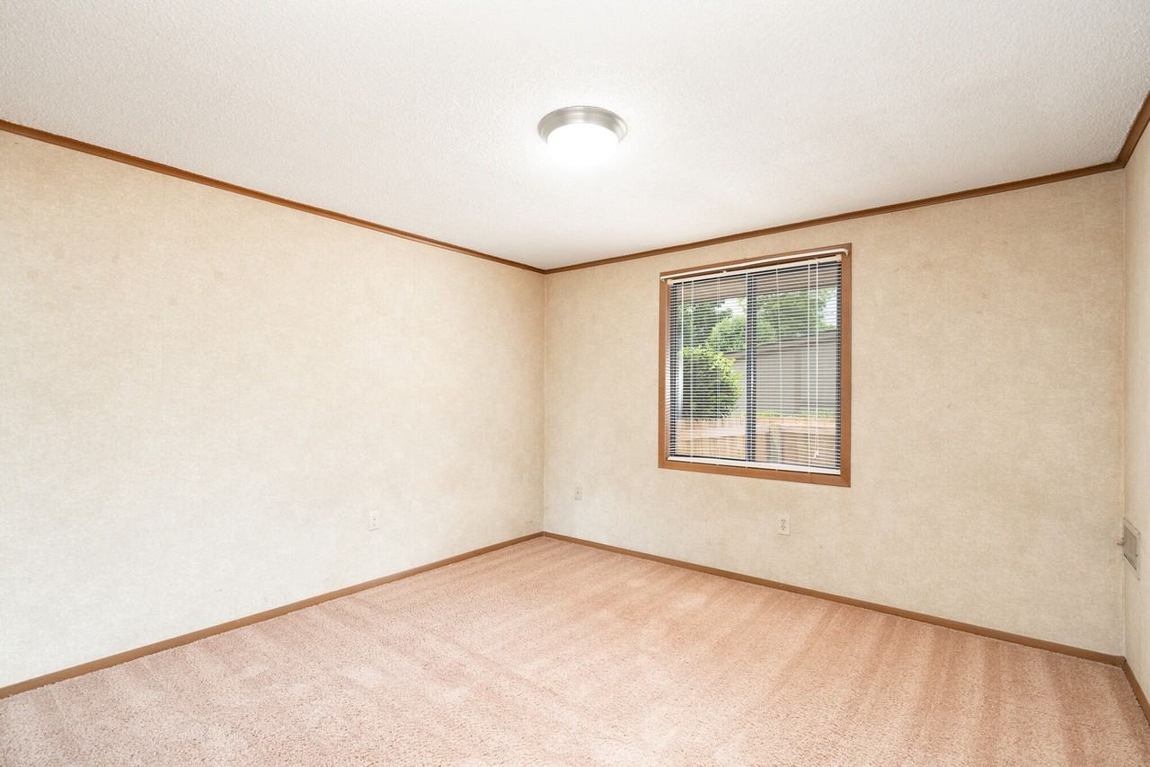 Bouldercrest - Photo 4 of 9