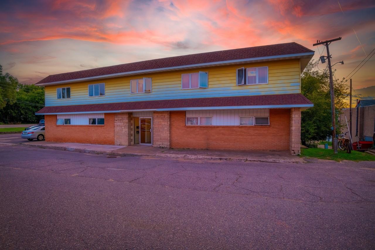 216 Marquette St - Photo 2 of 6