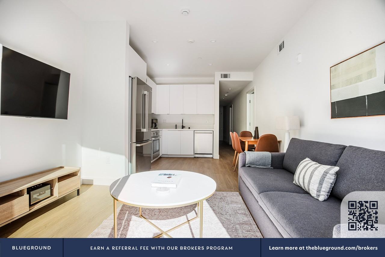 1130 North Orange Drive - Photo 5 of 29