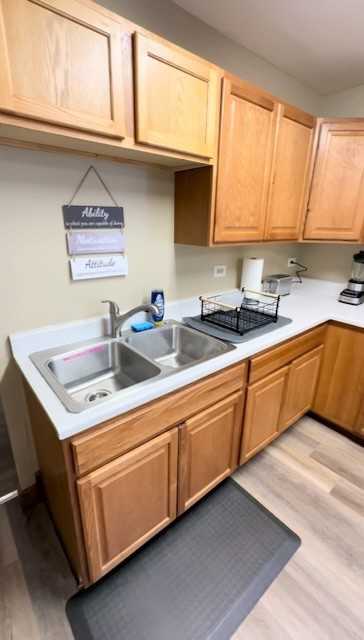 1422 Girard Ave N - Photo 2 of 18