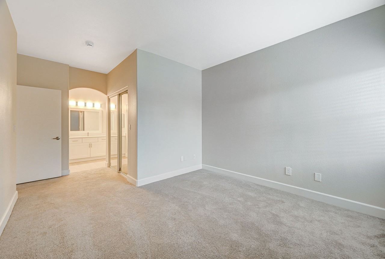 Breakers - Photo 3 of 24