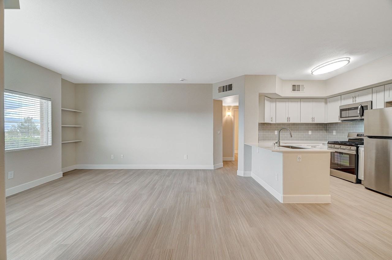 Horizon Ridge - Photo 2 of 25