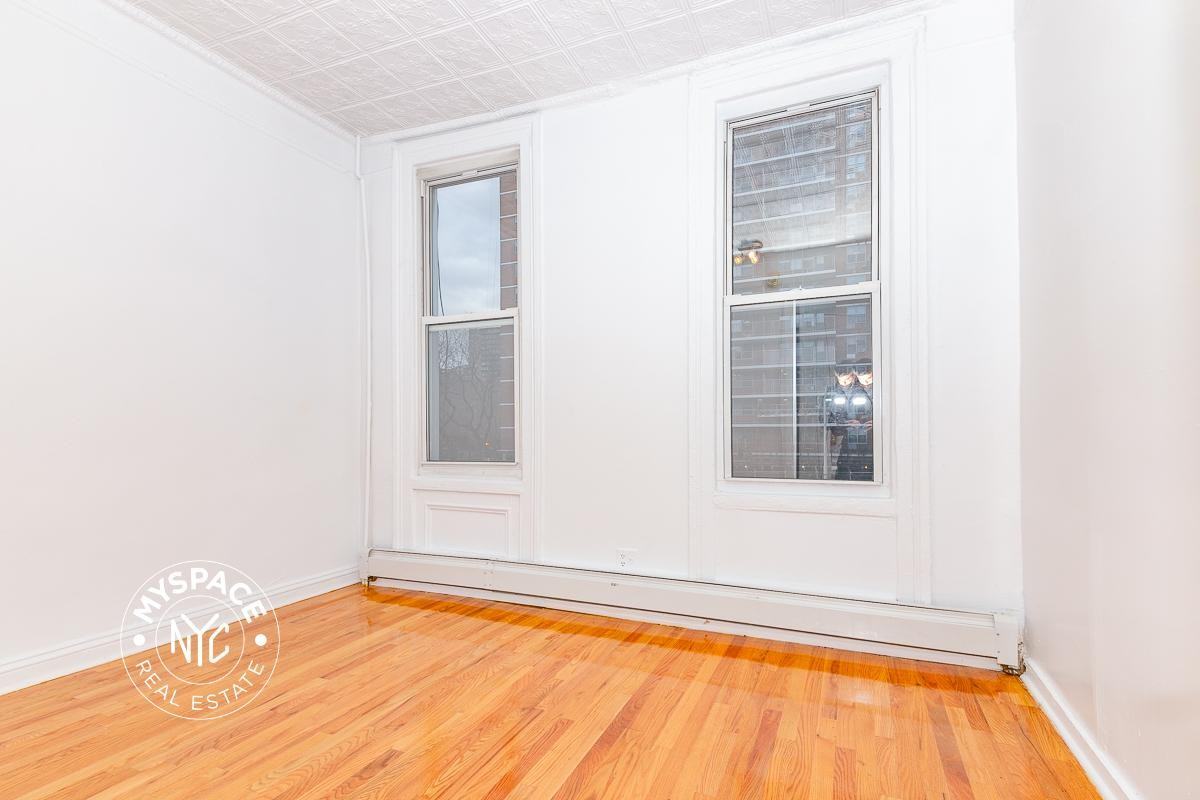 33 Montrose Ave #2L - Photo 4 of 8