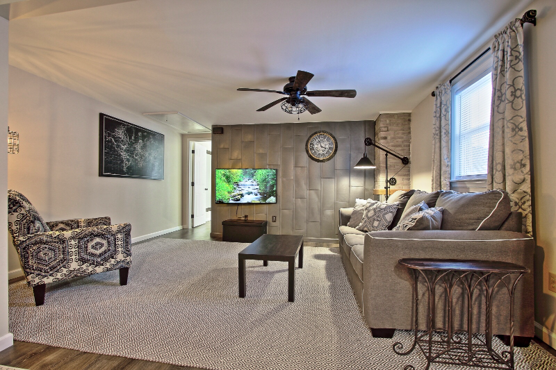 121A S Railroad St - Photo 3 of 17