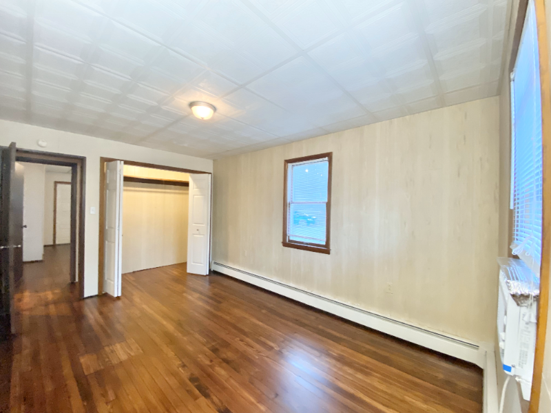 1147 Cherry St - Photo 3 of 8