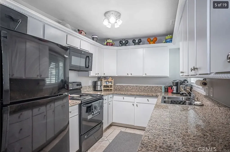 1176 S Citron St #75 - Photo 3 of 14