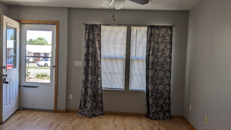 1102 Se Ray Dr #C - Photo 3 of 18