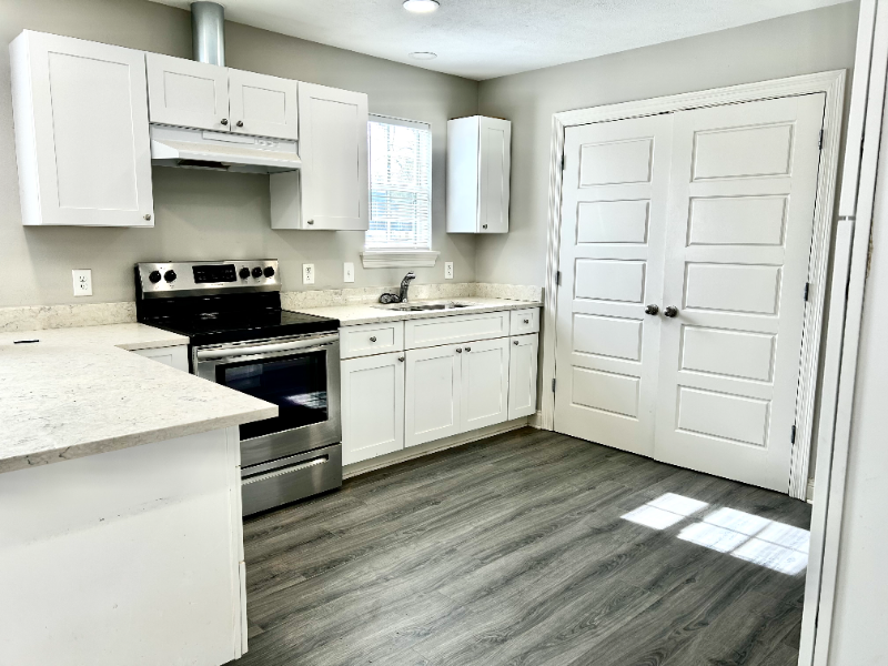 802 Bilbo St - Photo 5 of 13