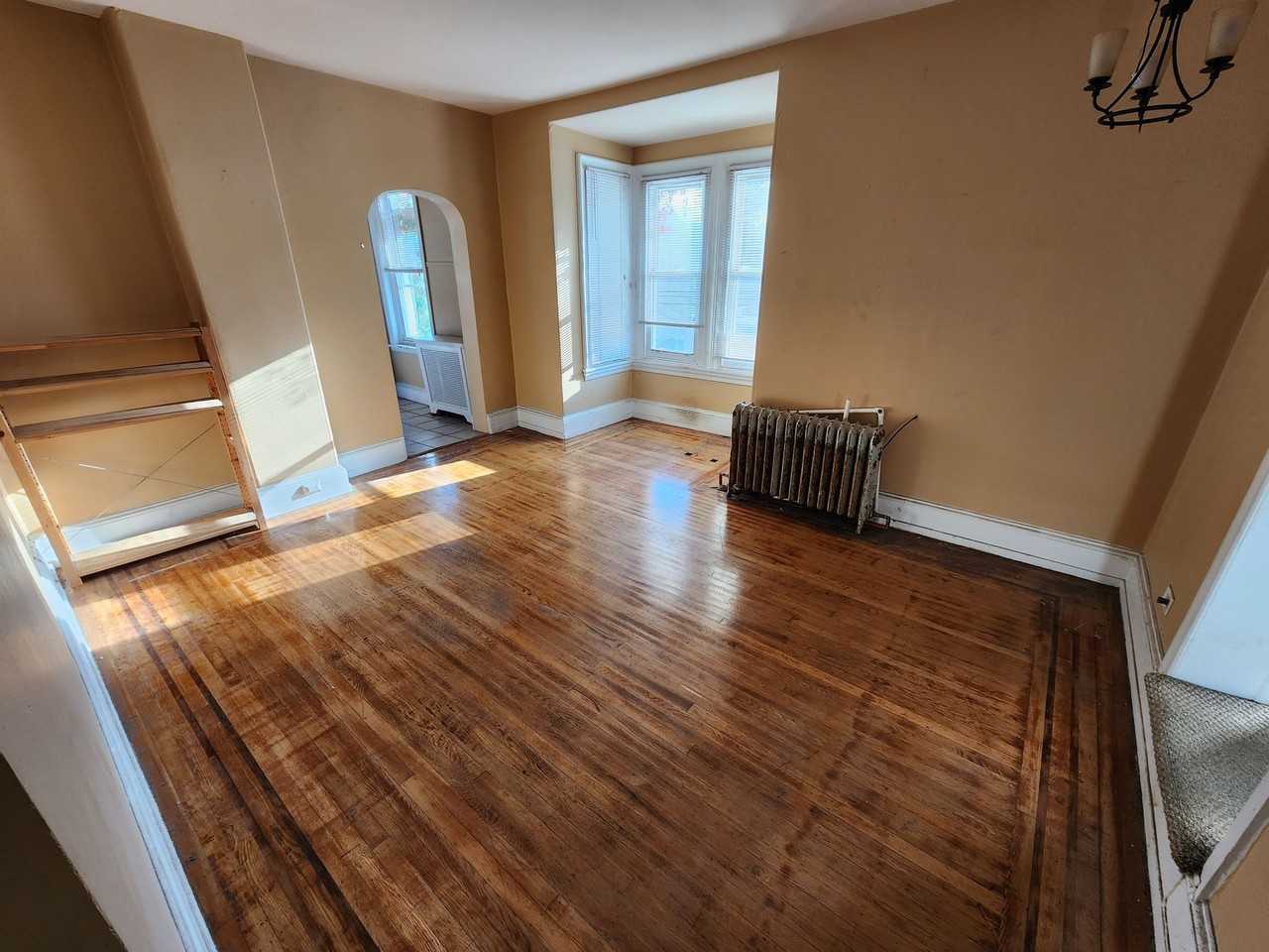 213GREENLN - Photo 2 of 12