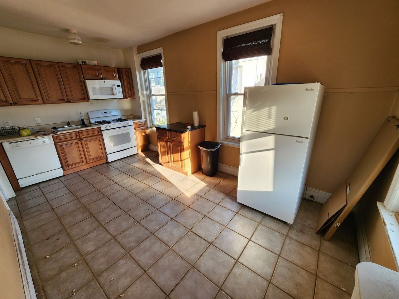 213GREENLN - Photo 4 of 12