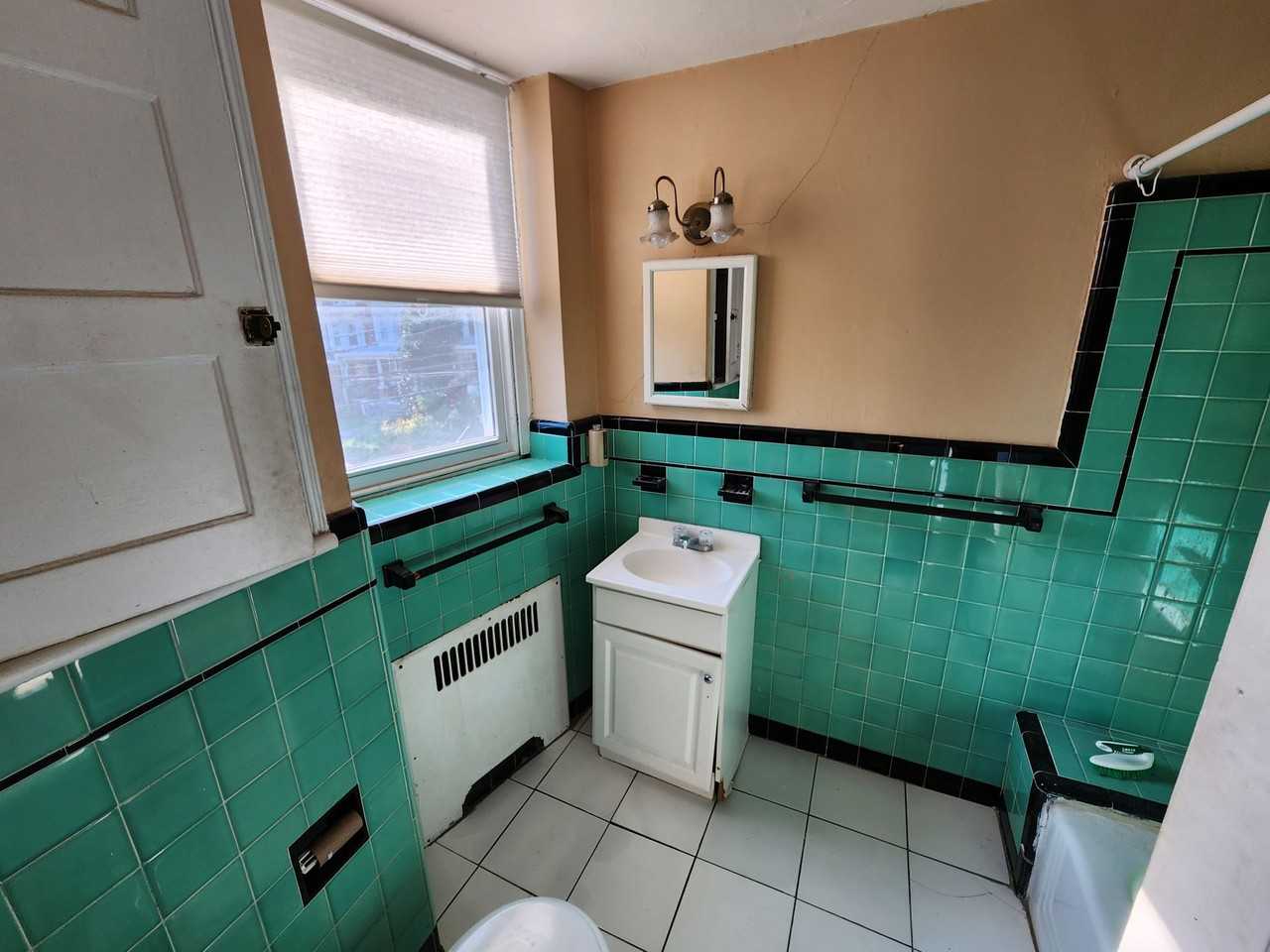 213GREENLN - Photo 5 of 12