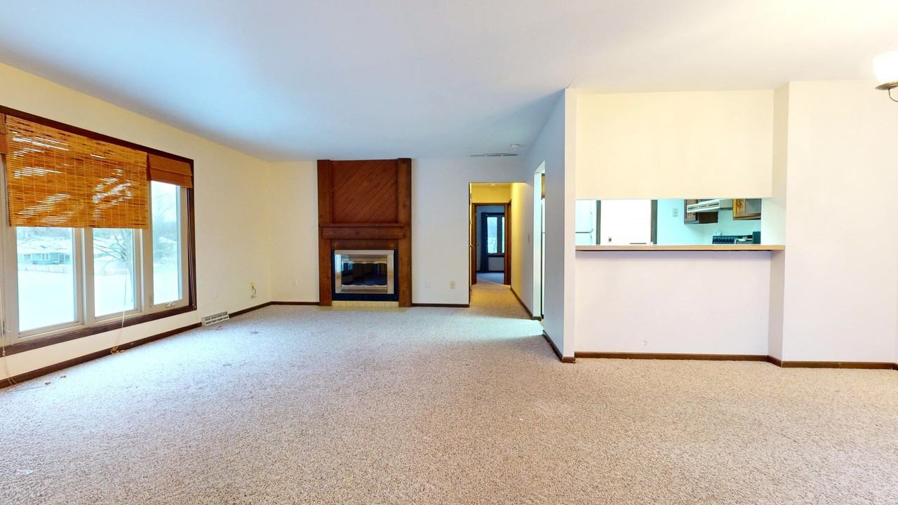 2527 Lexington Ontario Rd - Photo 2 of 13