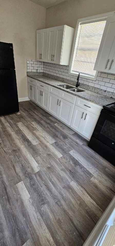 490 E Pearl St #4 - Photo 3 of 11