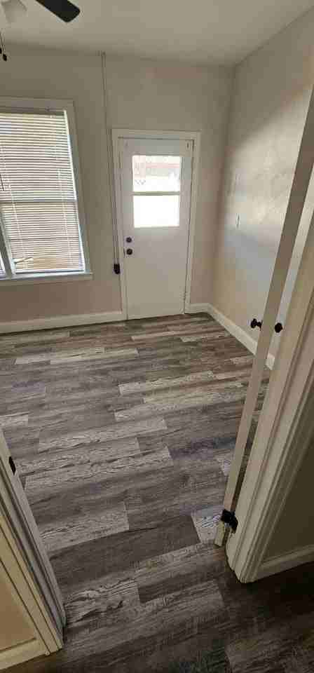 490 E Pearl St #4 - Photo 7 of 11