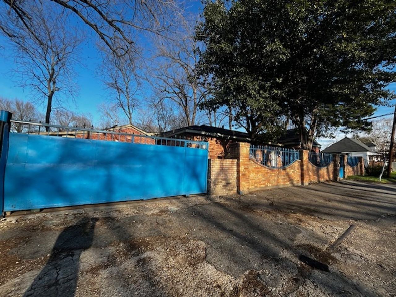 410 Fairview Ave - Photo 2 of 26
