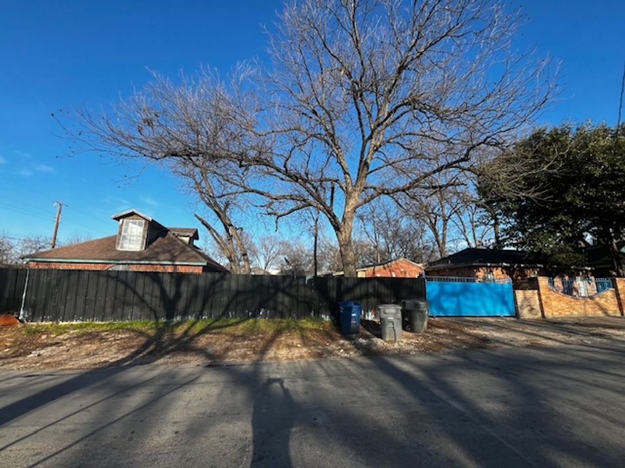 410 Fairview Ave - Photo 3 of 26