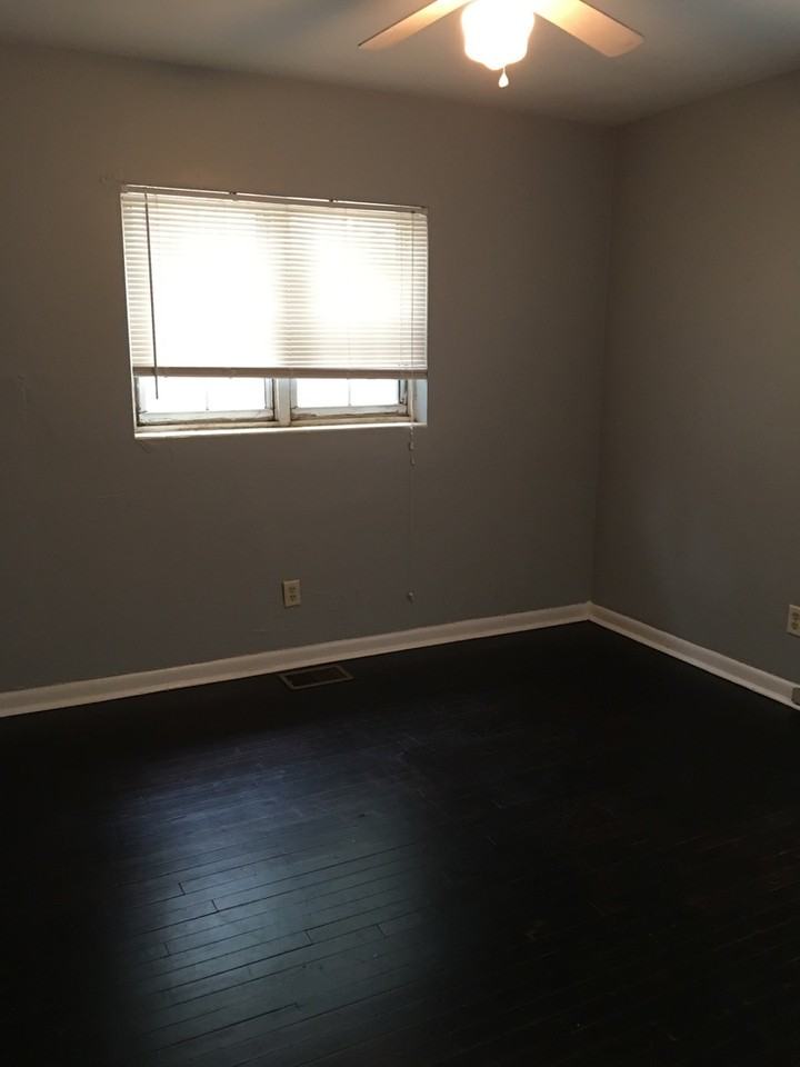 902 Wadsworth St - Photo 7 of 21