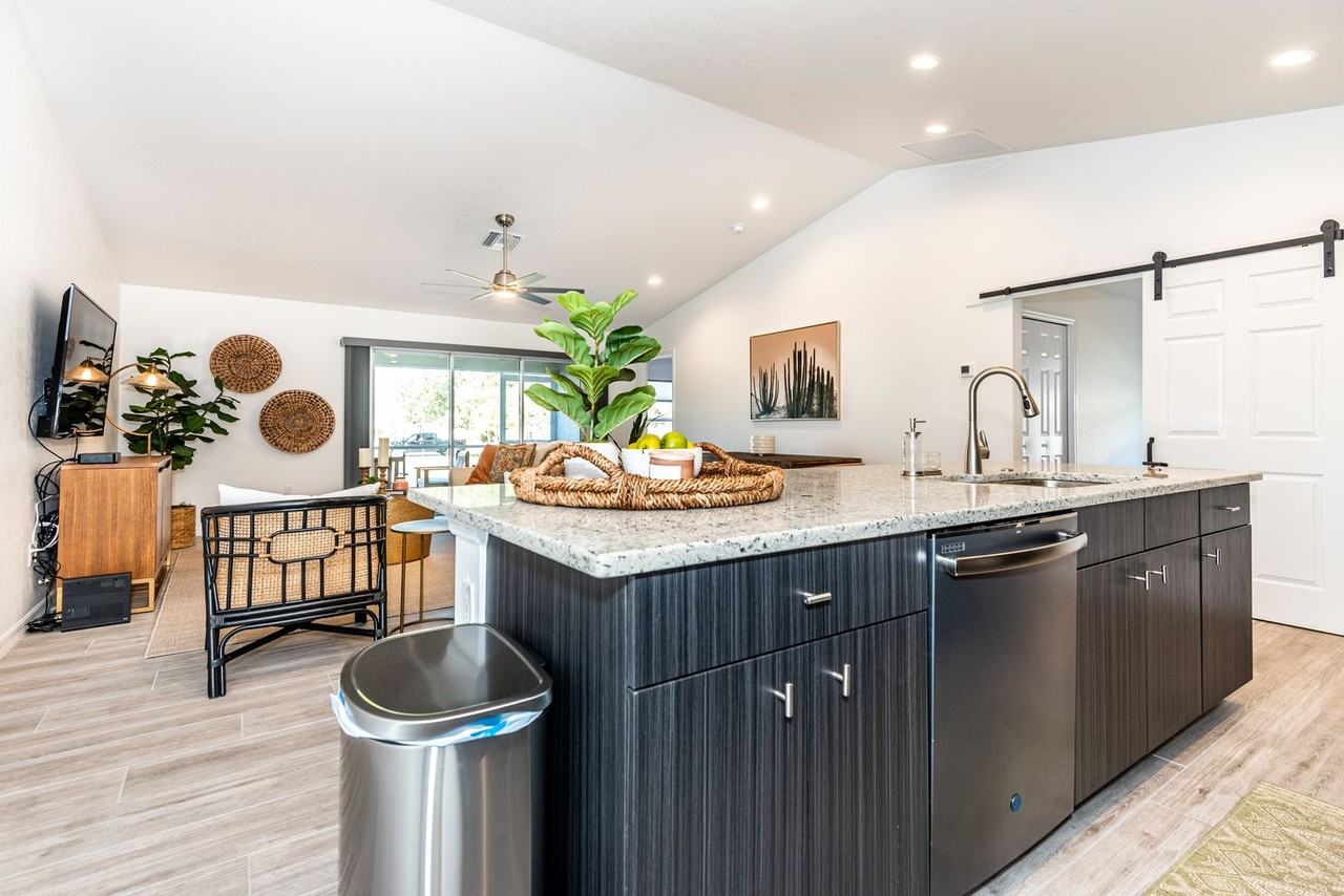 215 Lewis Cir #112 - Photo 5 of 34