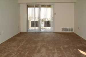 Dutchtown Manor - Photo 2 of 7