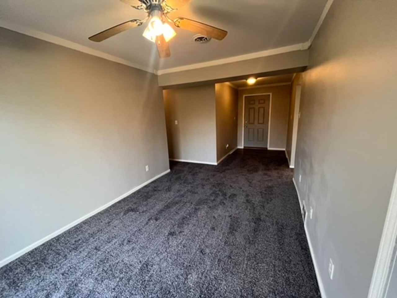 221 14th Ave E - Photo 3 of 10