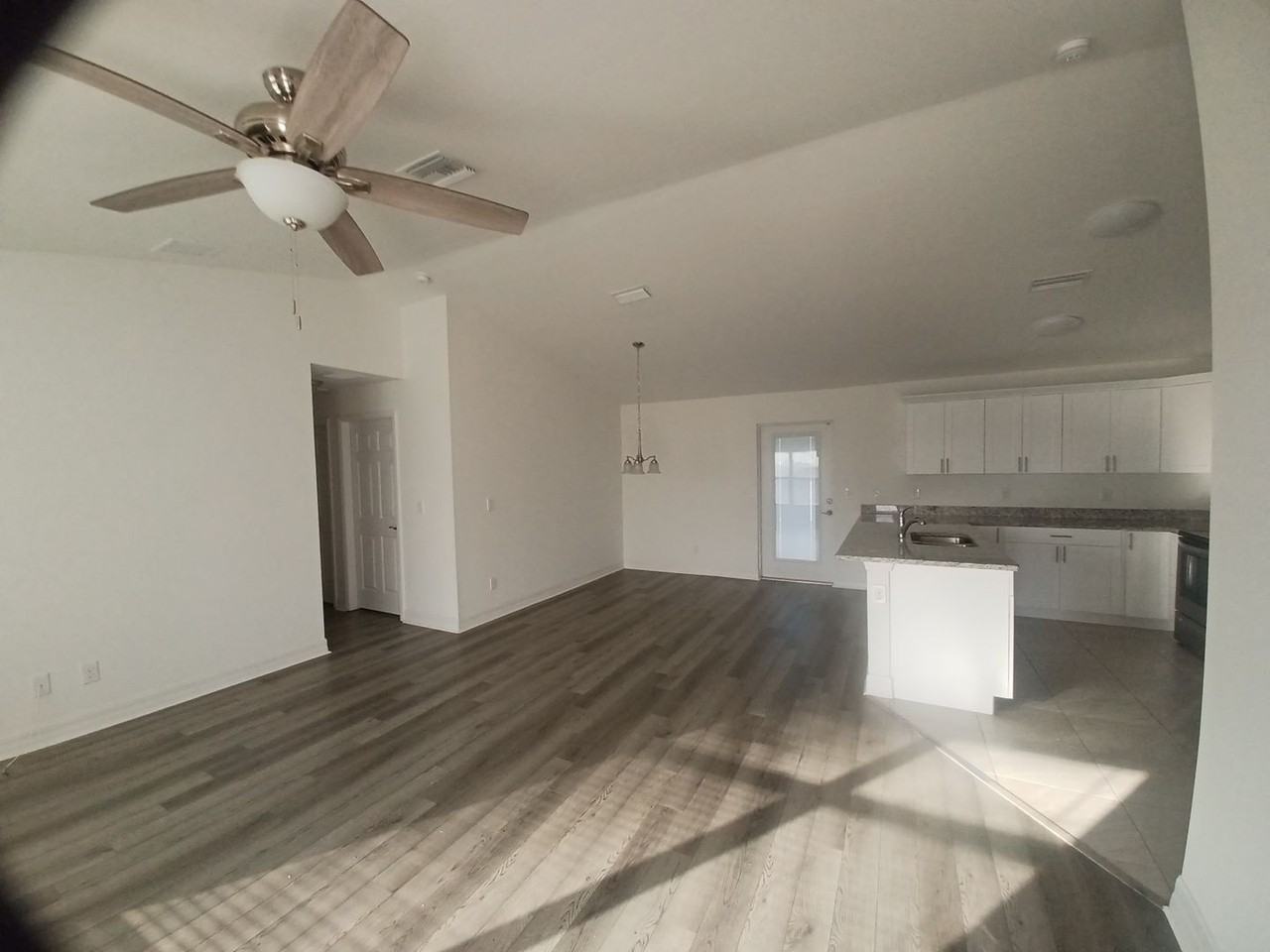 2028 Ne 5th Pl - Photo 5 of 13