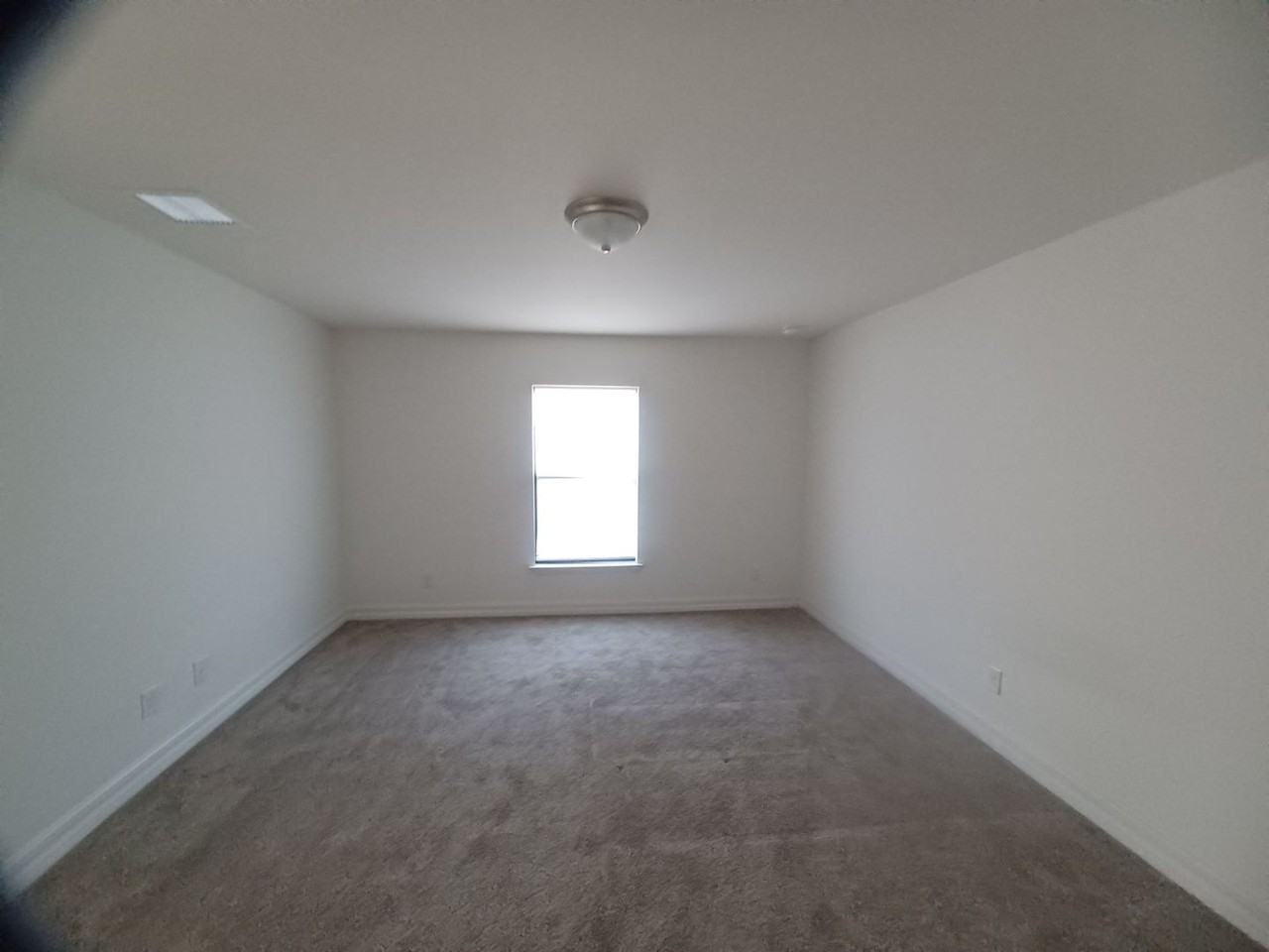 2028 Ne 5th Pl - Photo 7 of 13