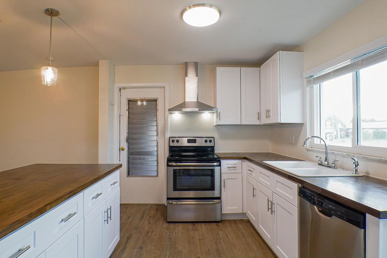 4411 Se 14th Pl - Photo 3 of 17