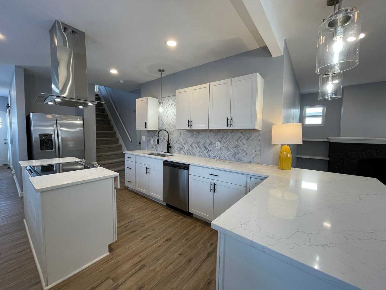 3146 Broadway St - Photo 3 of 15