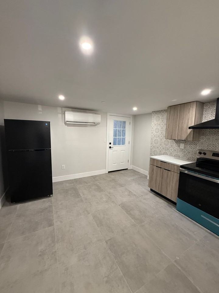 90 Lander St - Photo 3 of 20