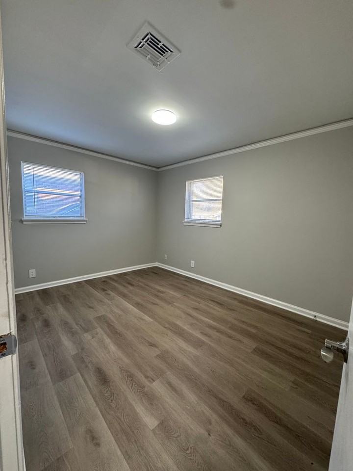 133 Salem Dr - Photo 2 of 11