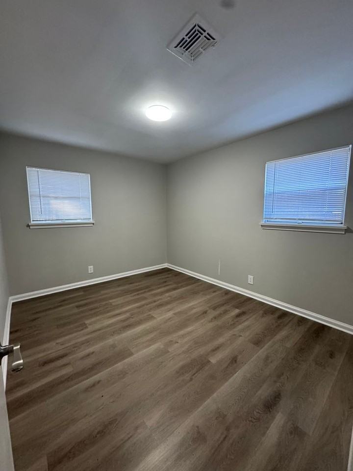 133 Salem Dr - Photo 3 of 11