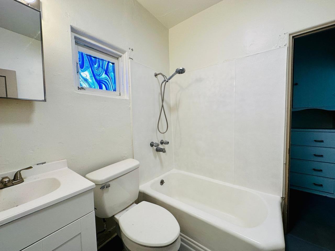 1010 East Lee Street - Photo 3 of 5
