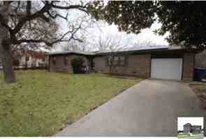 featured image of 204 Oak St