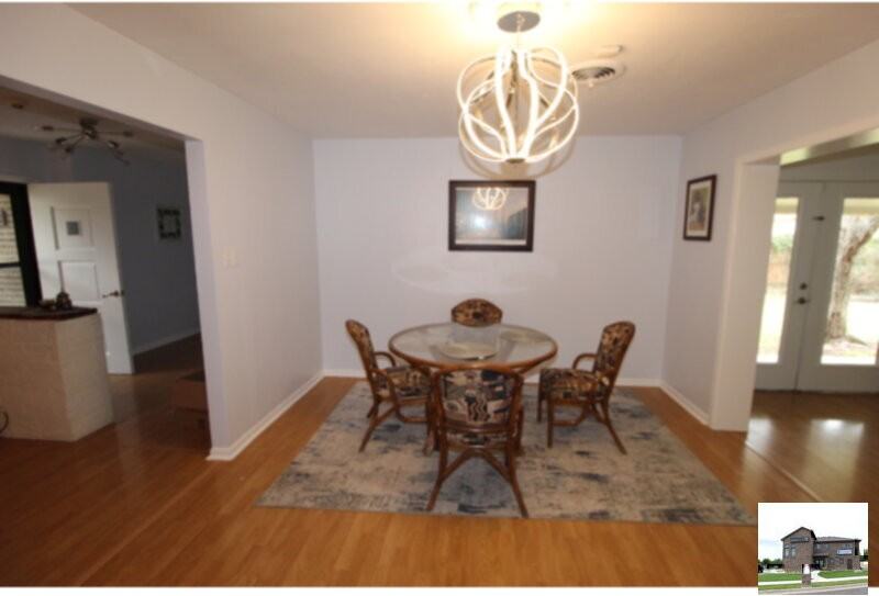 204 Oak St - Photo 2 of 20