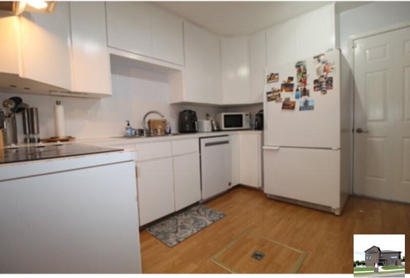 204 Oak St - Photo 3 of 20