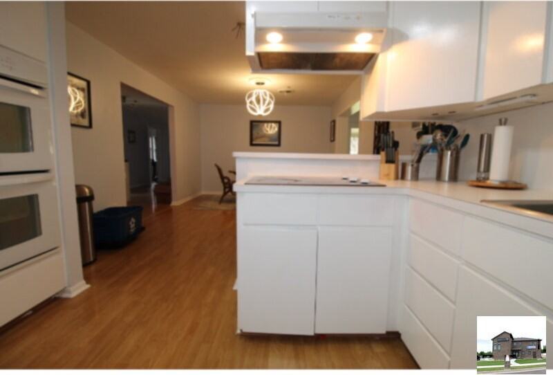 204 Oak St - Photo 4 of 20