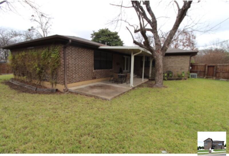 204 Oak St - Photo 7 of 20